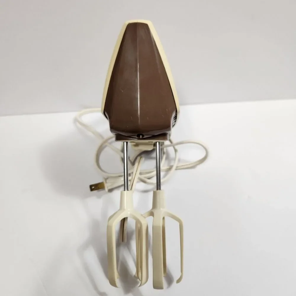 Vintage Scovill Hamilton Beach Mixette Hand Mixer Model 97 W Open Ended Beaters